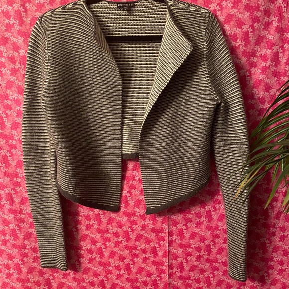 ♥️❄️Express Sweater Cover-up Size Large - Picture 2 of 6